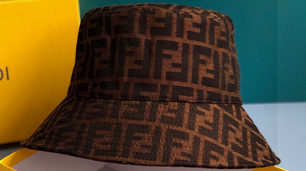 
				Fendi - Hats
				klobouky