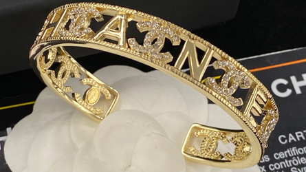 
				Chanel - Jewelry
				šperky